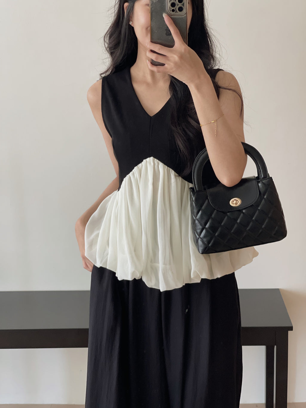 Puff Hem Spliced Top / 轻熟网纱花苞摆上衣
