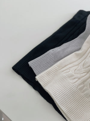 Halterneck Cable Knit Top / 挂脖麻花针织上衣