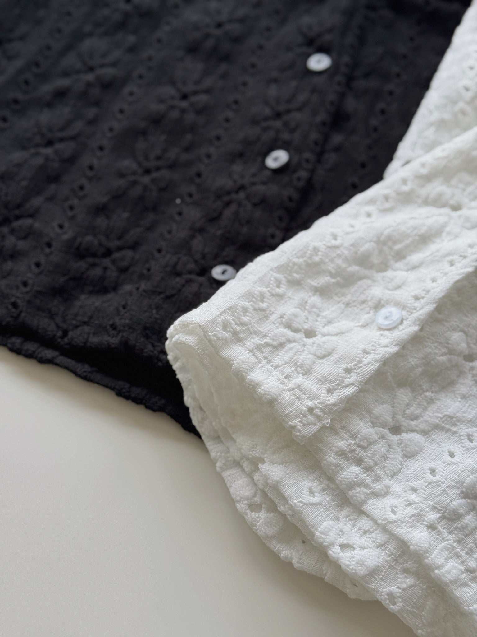 Bertha Flower Embroidered Top  / 花纹浮雕刺绣上衣