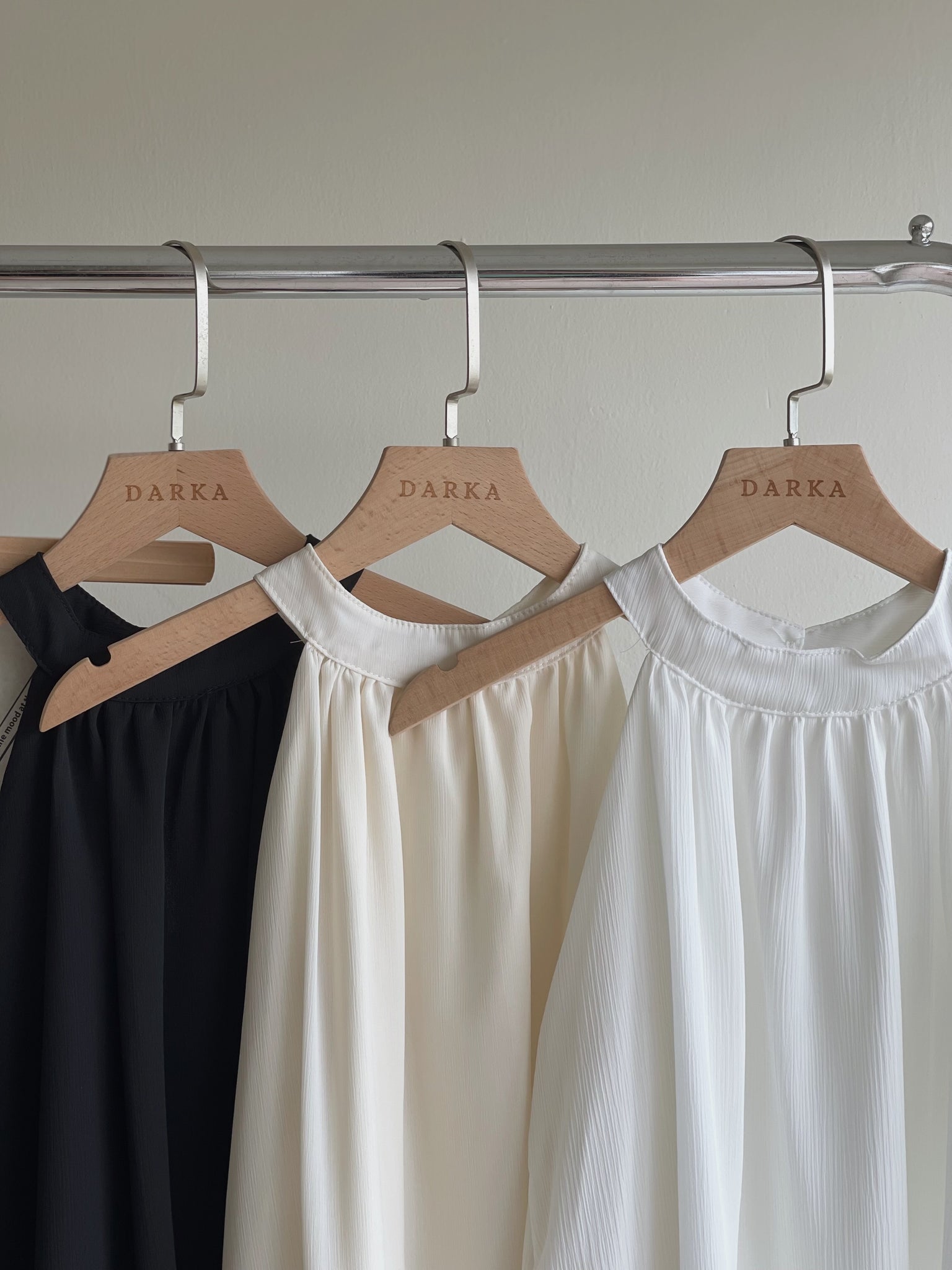 Chiffon Halterneck Top / 雪纺挂脖上衣