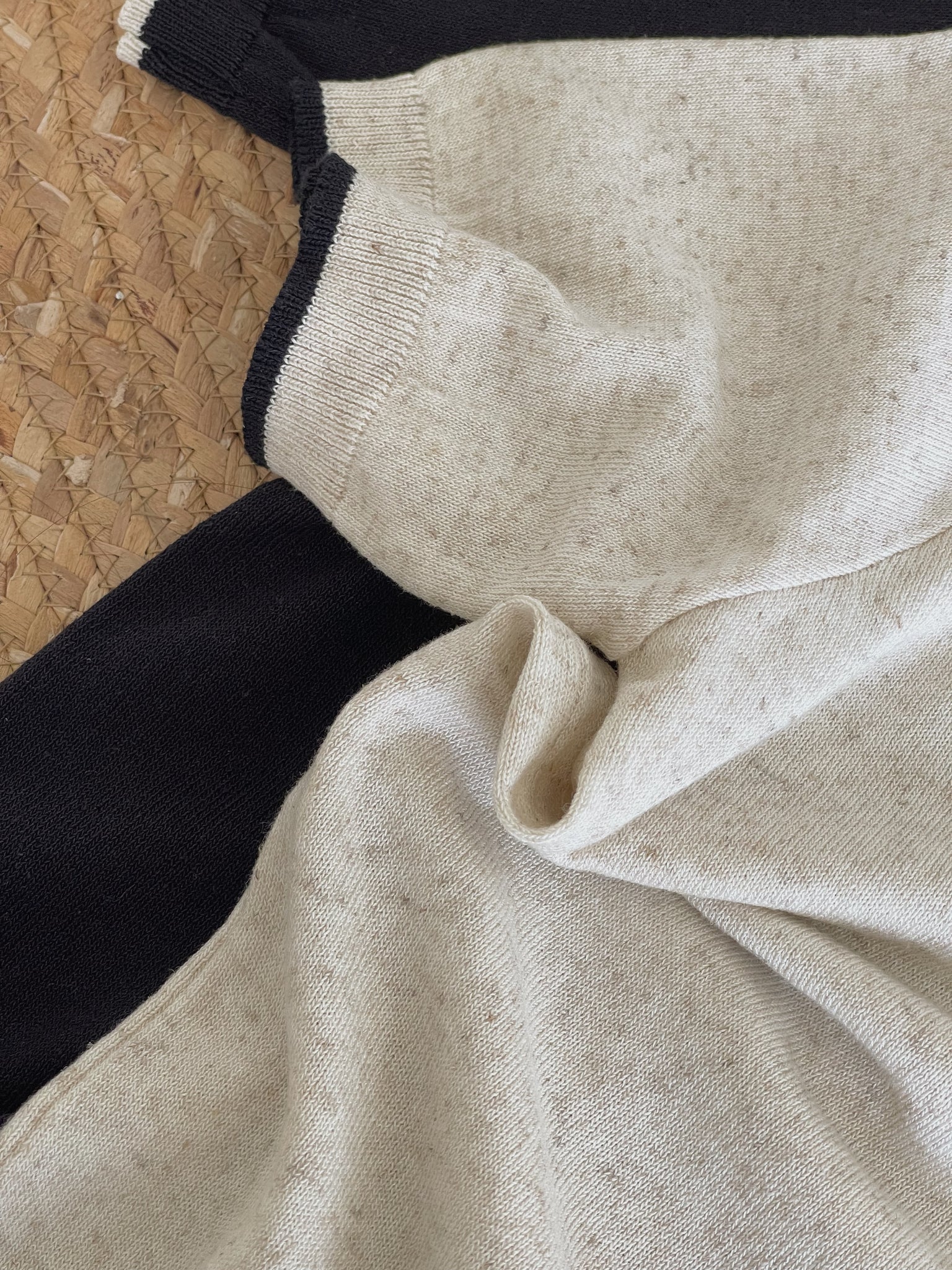 Korean Letters Knit Top / 韩系字母刺绣上衣
