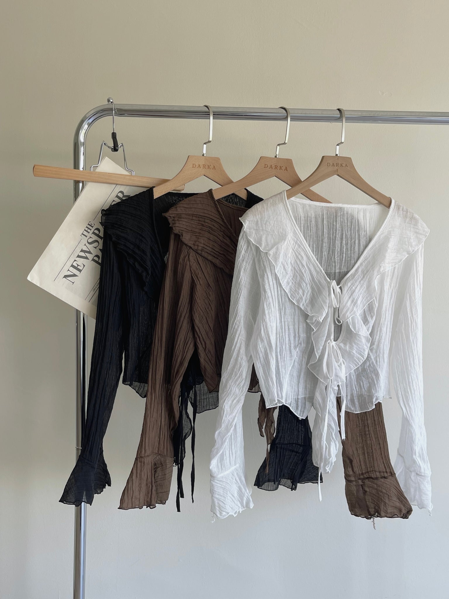 Belle Ruffle Blouse / 喇叭袖系带薄衫
