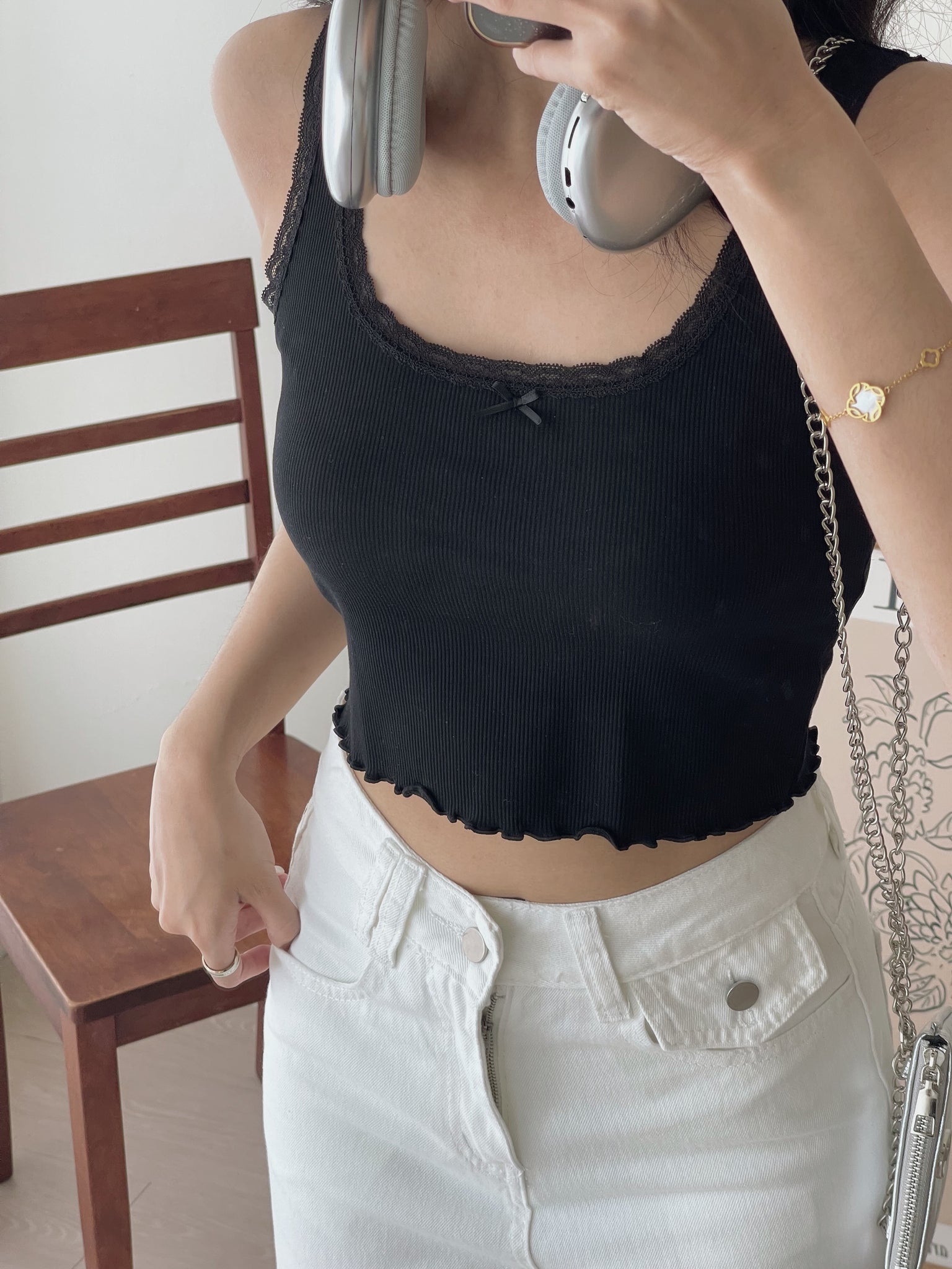 Lace Edge Padded Crop Top / 带胸垫遮副乳蕾丝短背心