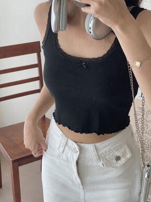 Lace Edge Padded Crop Top / 带胸垫遮副乳蕾丝短背心