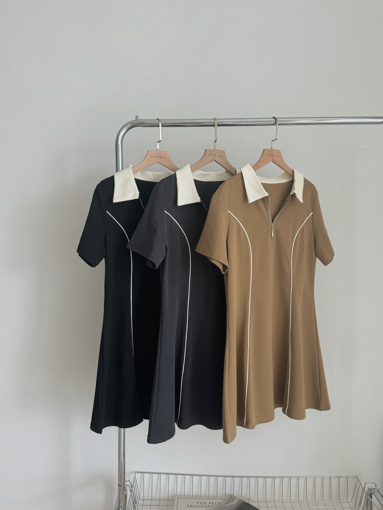 Casual Collar Polo Dress / 学院风线条Polo裙