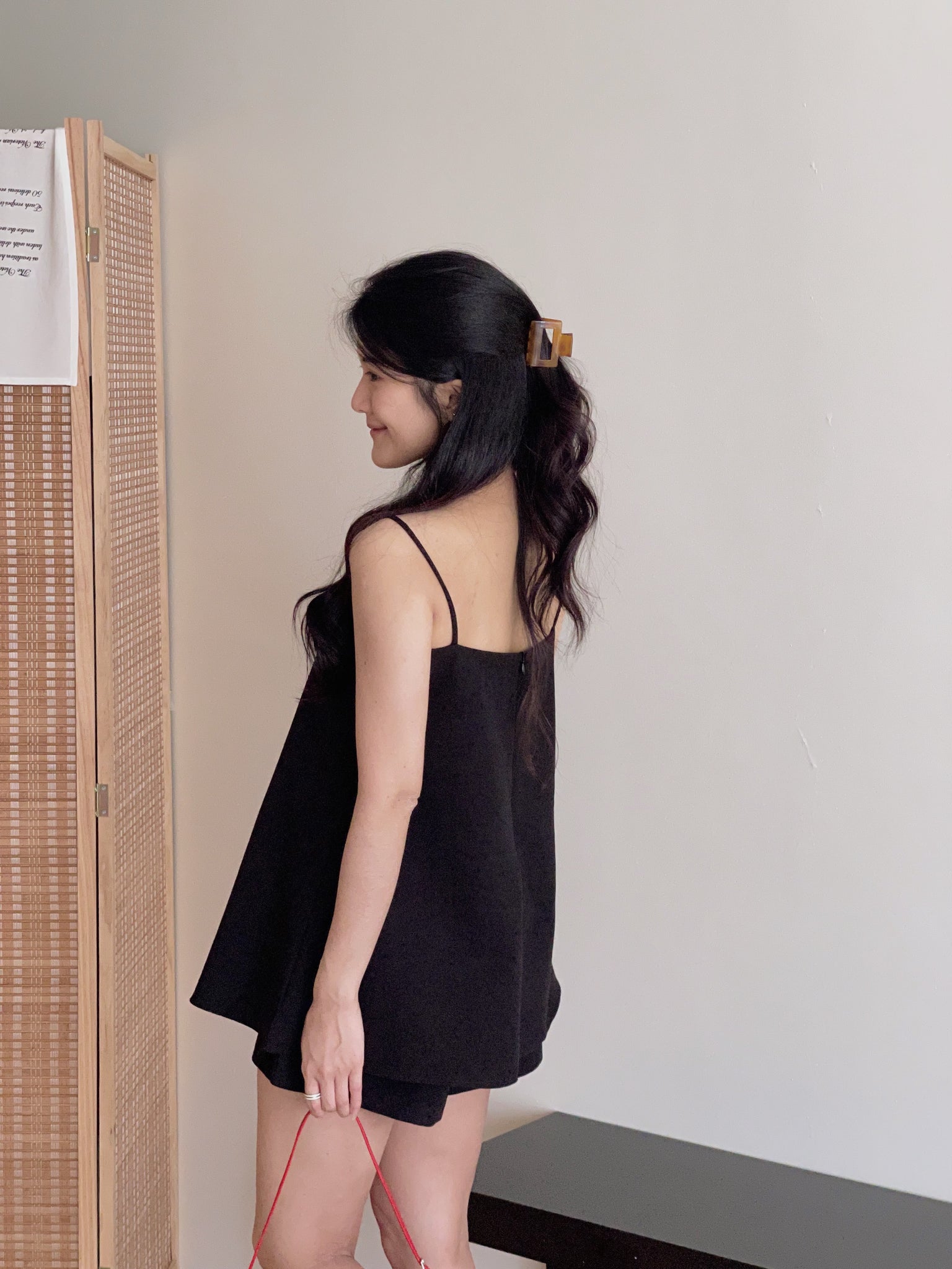 Edgy Minimalism Set / 极简个性吊带阔腿短裤套装