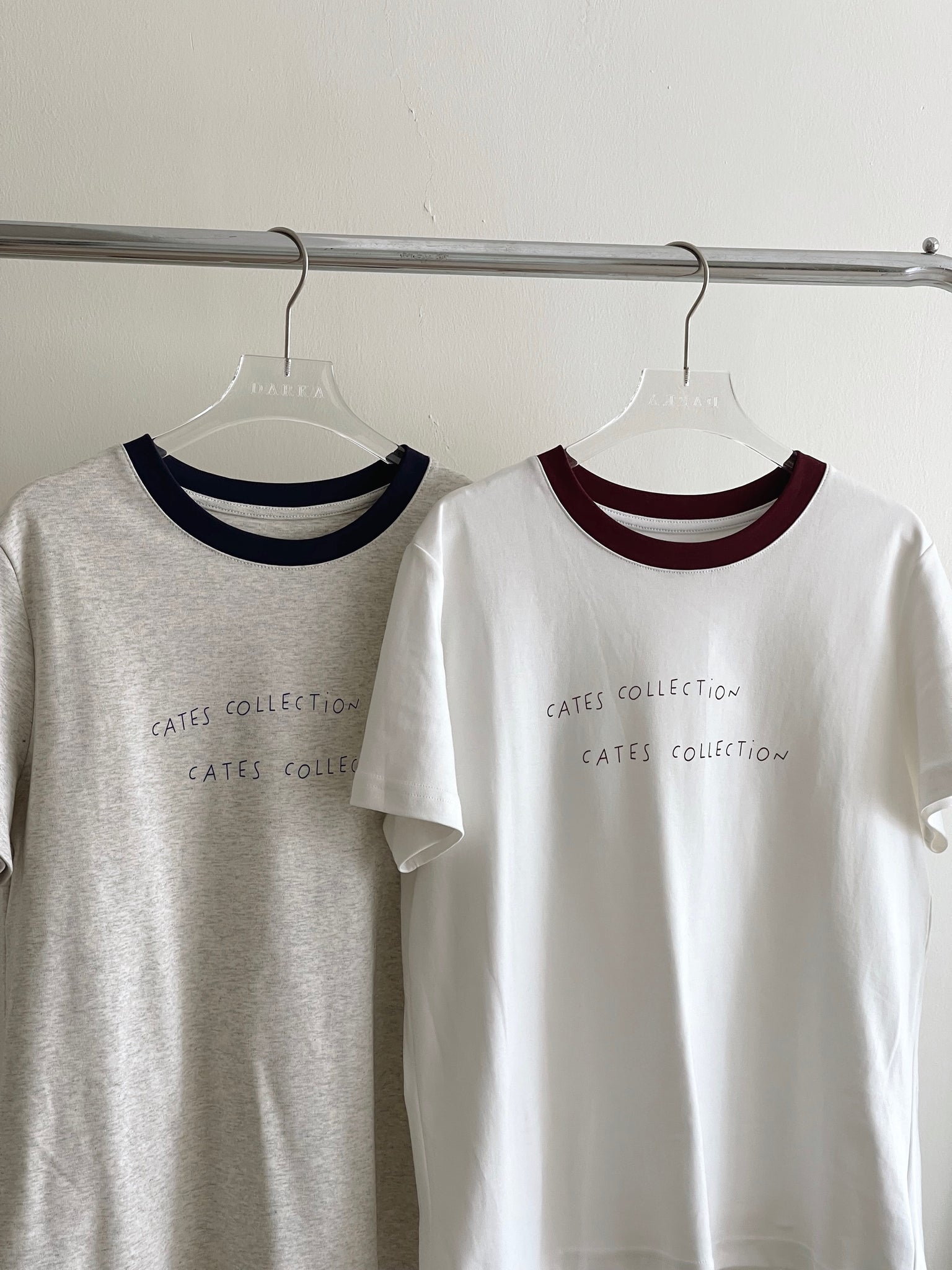 Contrast Neckline Tee / 撞色领口字母T恤