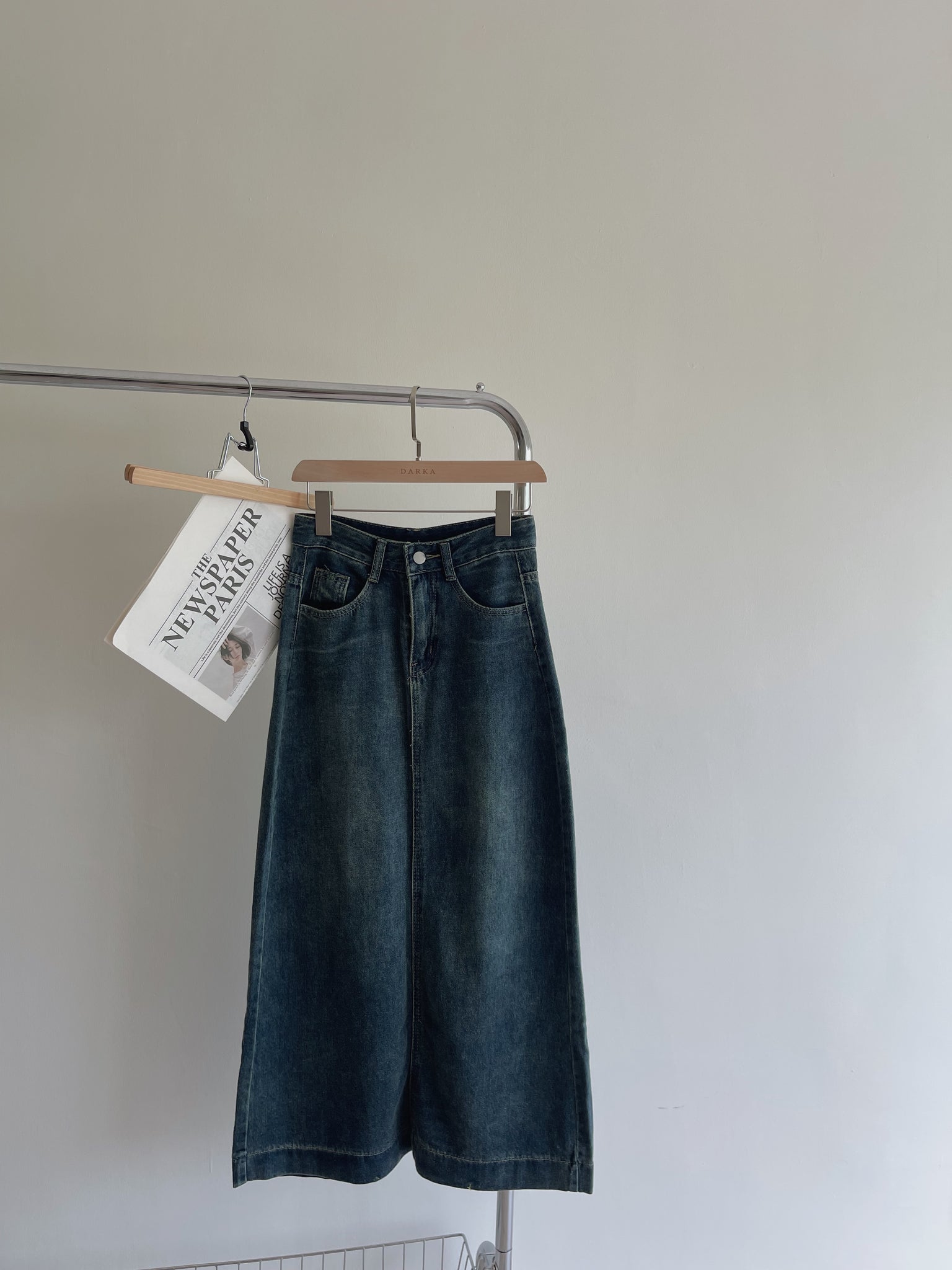 Back Split Denim Skirt / 后开衩牛仔裙