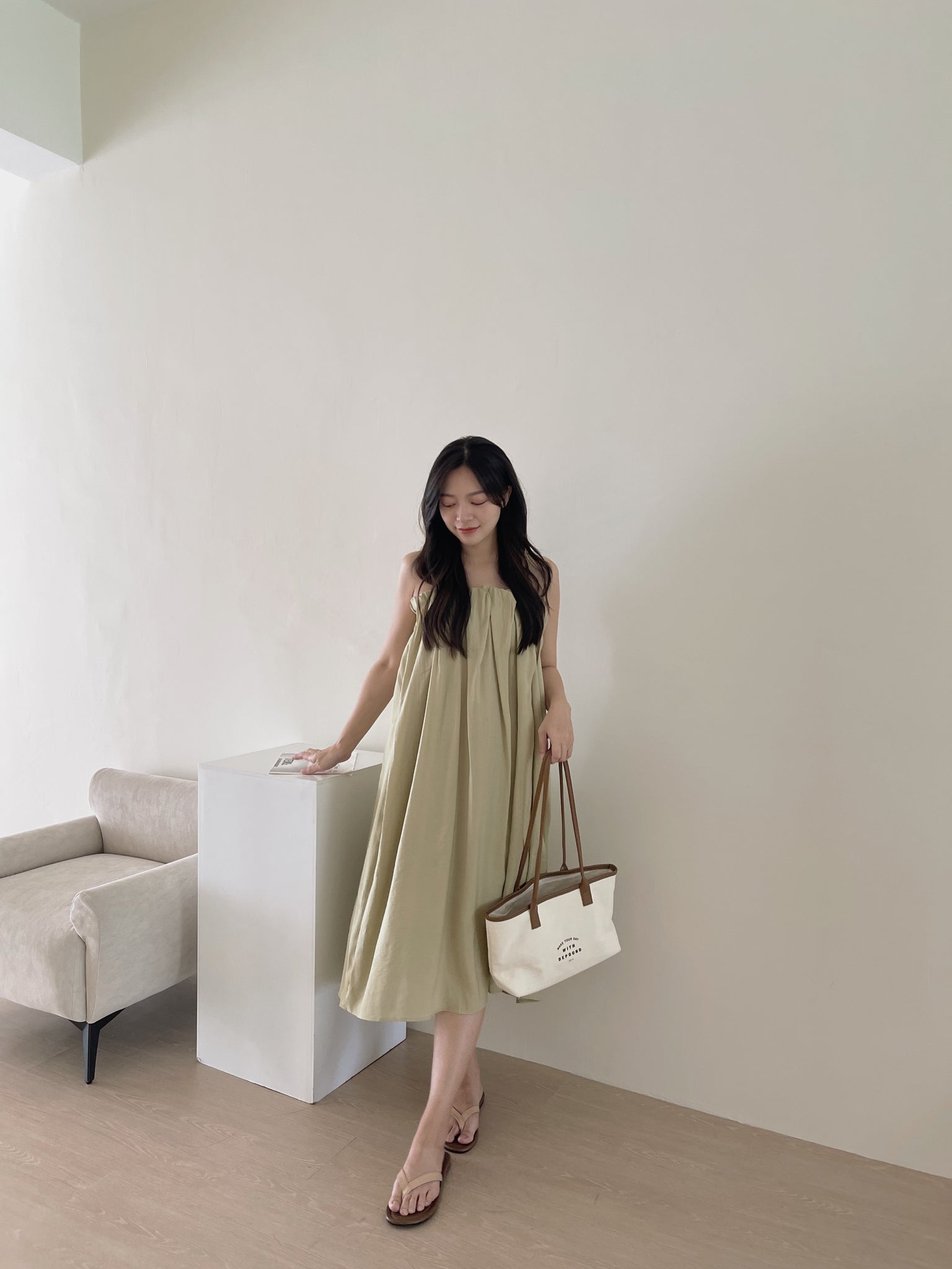 Holiday Pleated Dress / 度假抹胸吊带连衣裙
