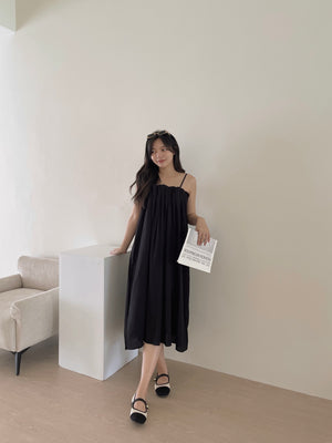 Holiday Pleated Dress / 度假抹胸吊带连衣裙