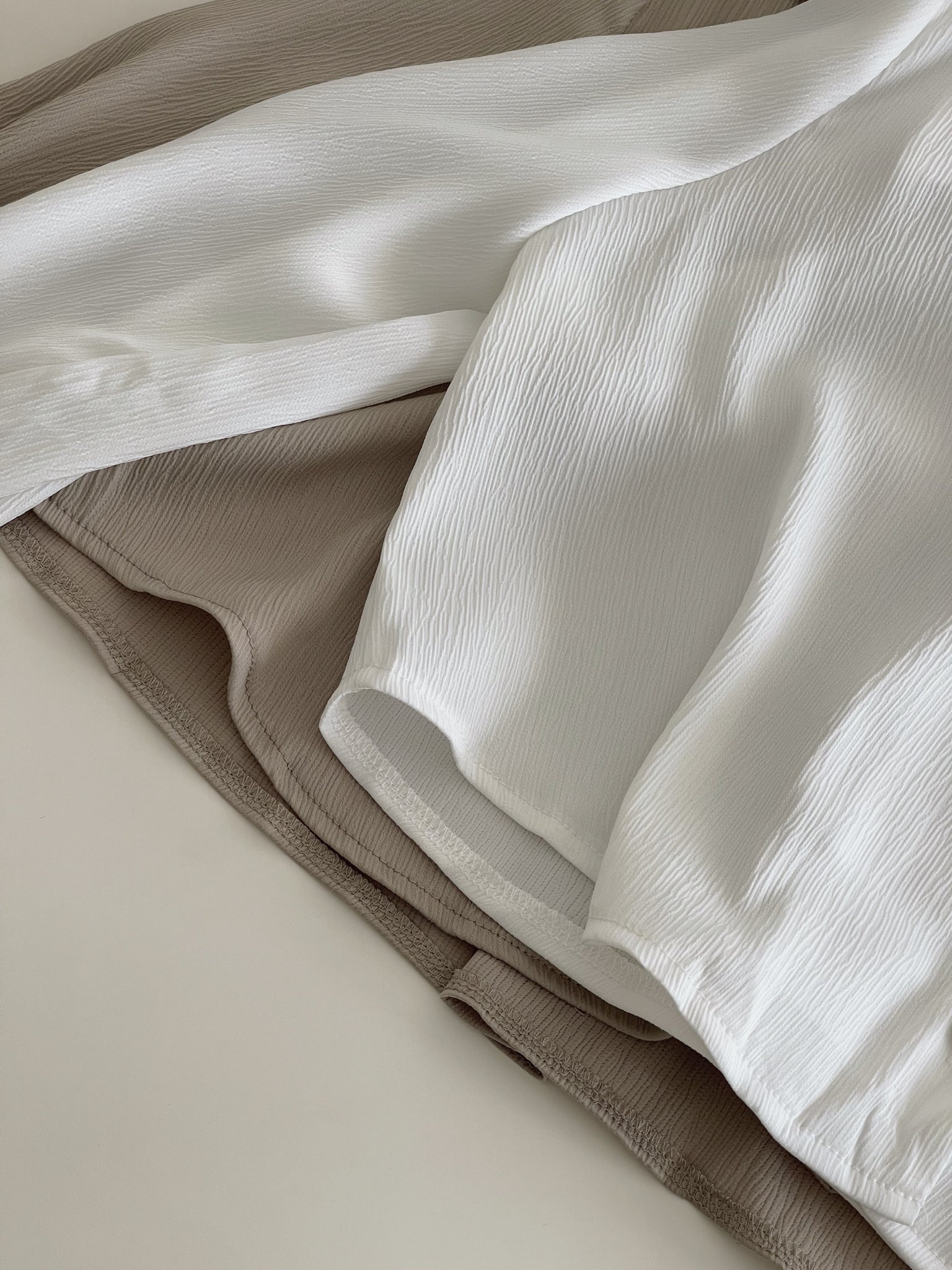Crepon Silky Crop Shirt / 纹理水光锻短衬衫
