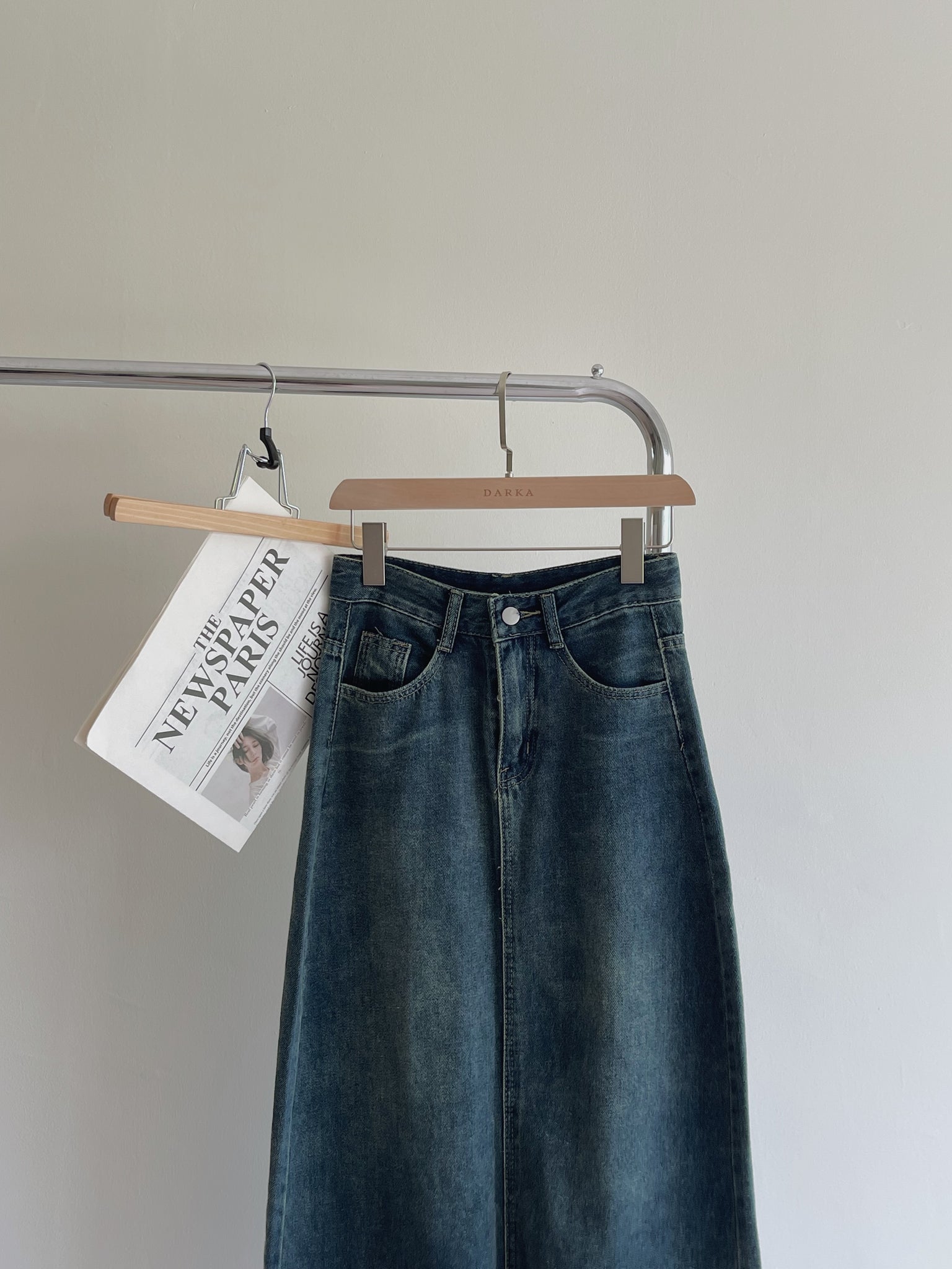 Back Split Denim Skirt / 后开衩牛仔裙