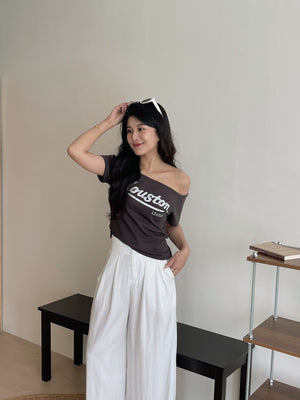 Letter Print  Slanted Shoulder Tee / 美式字母宽肩斜肩T恤