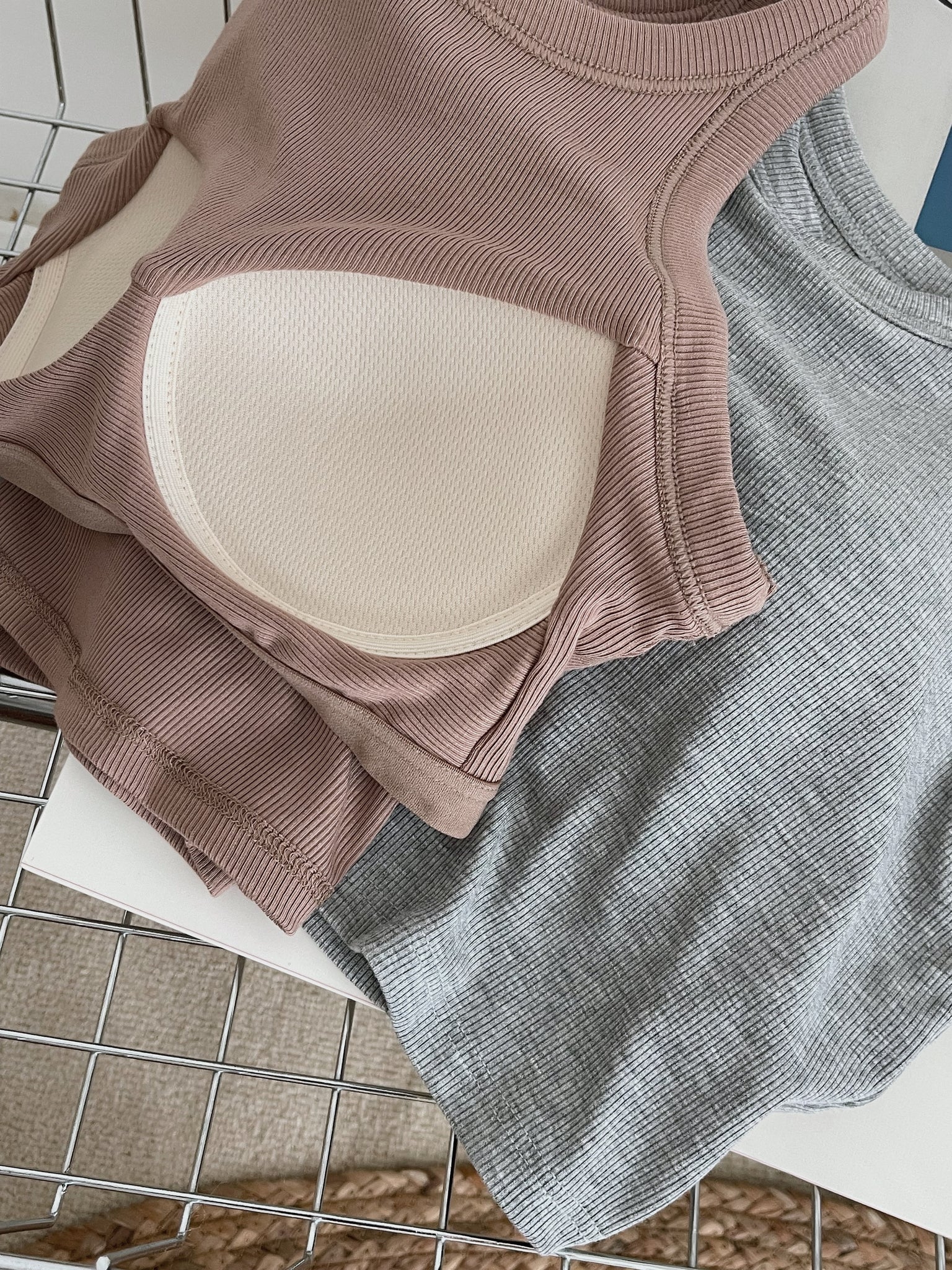 Comfy Padded Tank Top / 舒适一体式胸垫背心