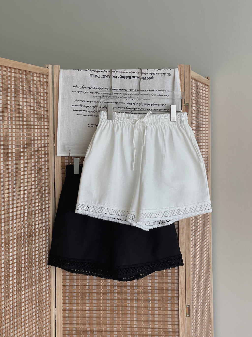 Casual Hollow Edge Pants / 舒适镂空边休闲短裤