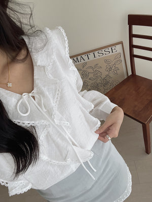 Emmeline Ruffled Blouse / 甜美荷叶衬衣