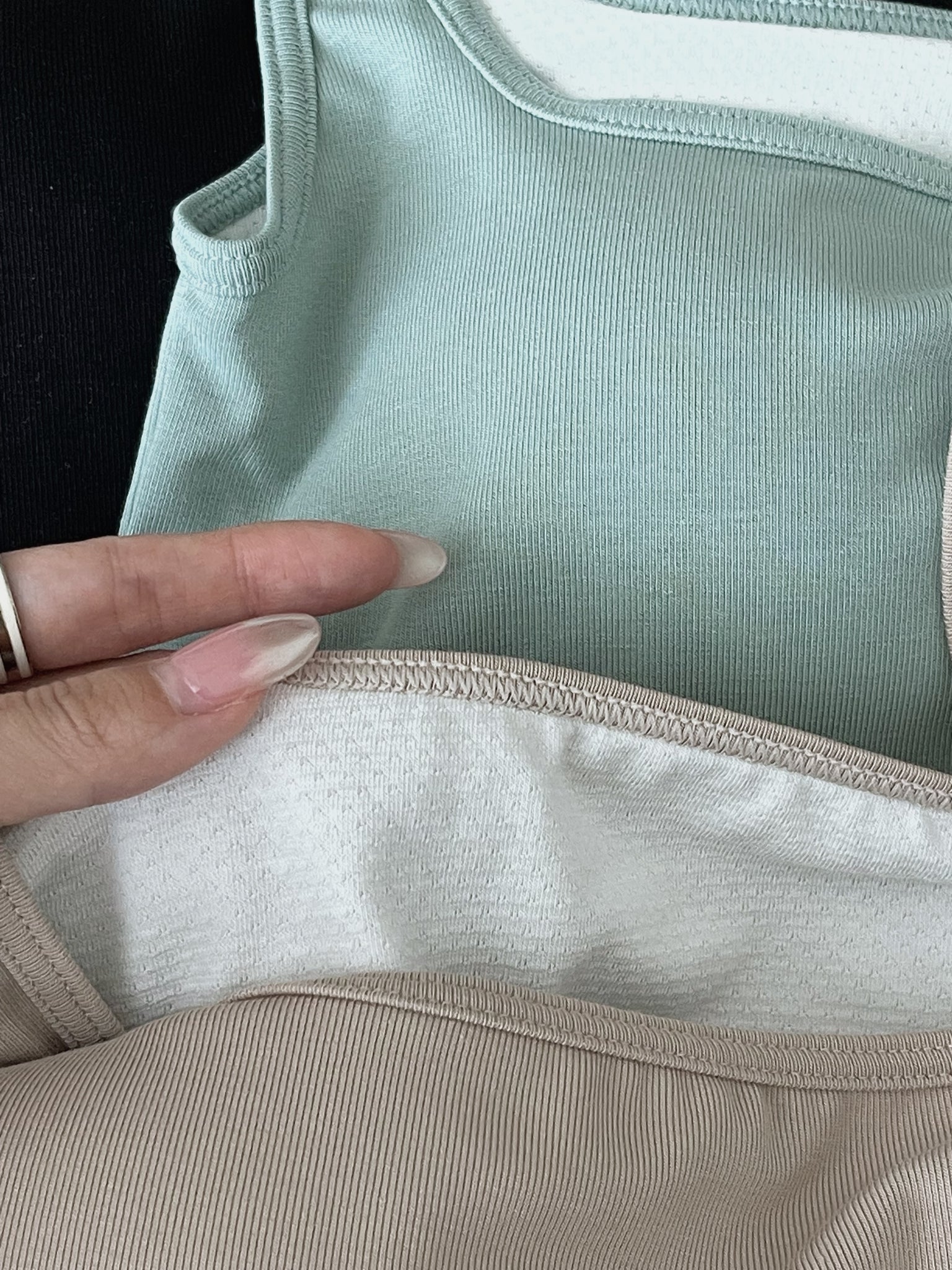 Square Neck Padded Tank Top / 方领胸垫背