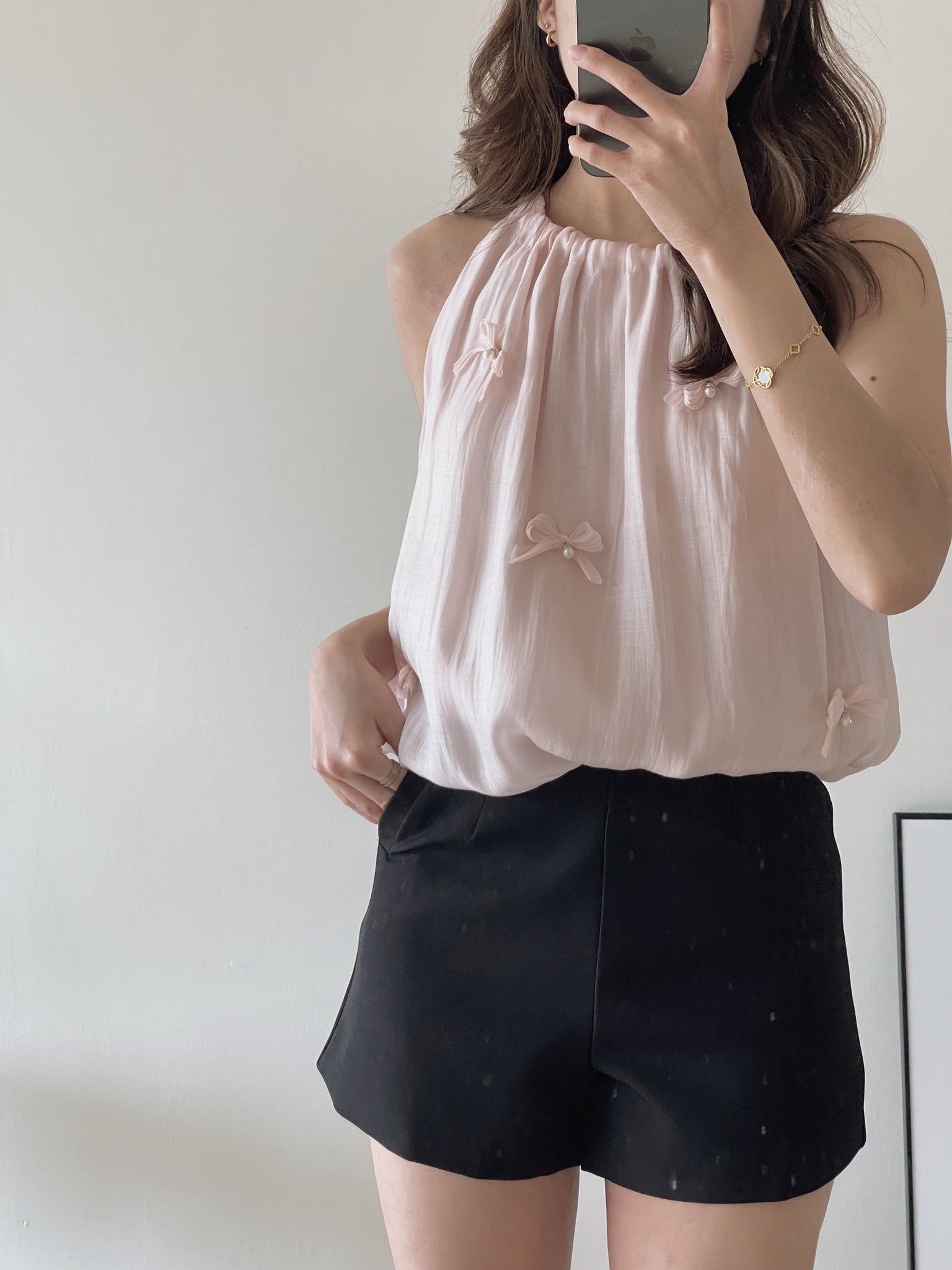 Ribbon Bud Top / 立体蝴蝶结挂脖上衣