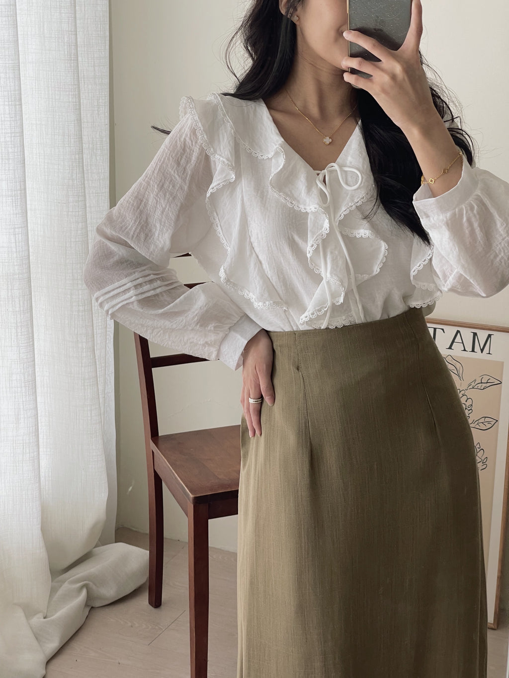 Emmeline Ruffled Blouse / 甜美荷叶衬衣