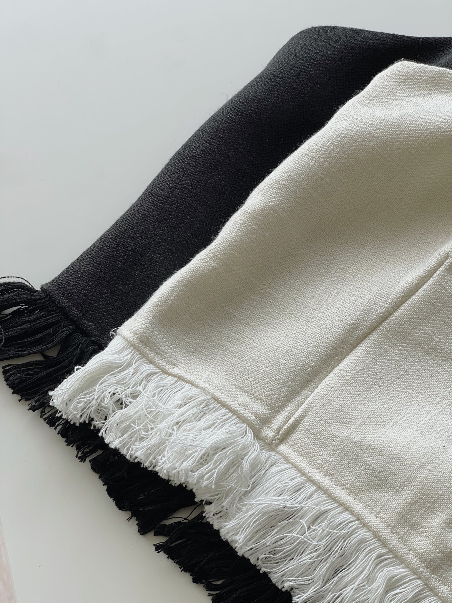 Vina Tassel Sleeveless Top / 流苏摆吊带上衣