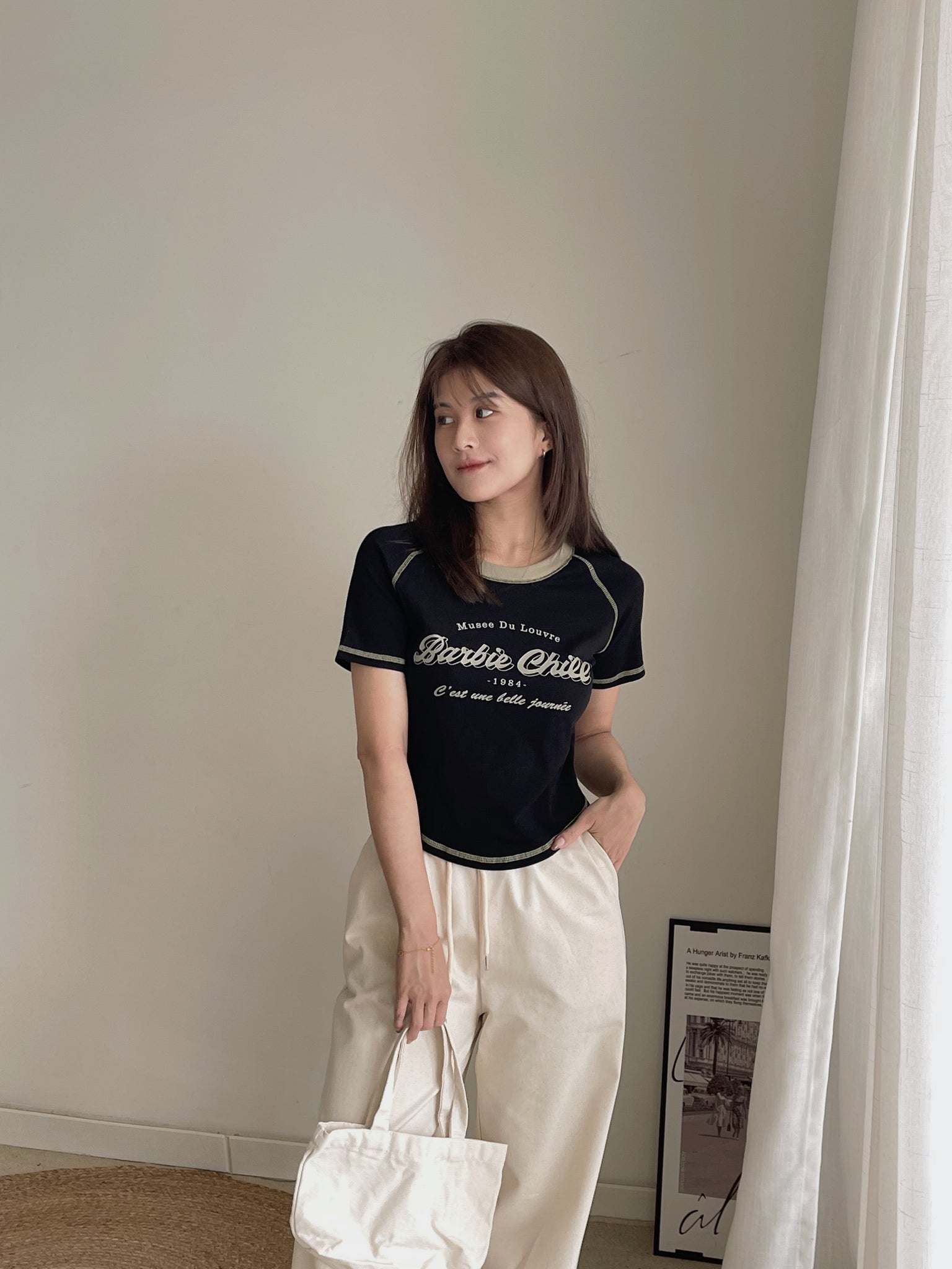 Graphic Crop Tee / 个性字母短上衣