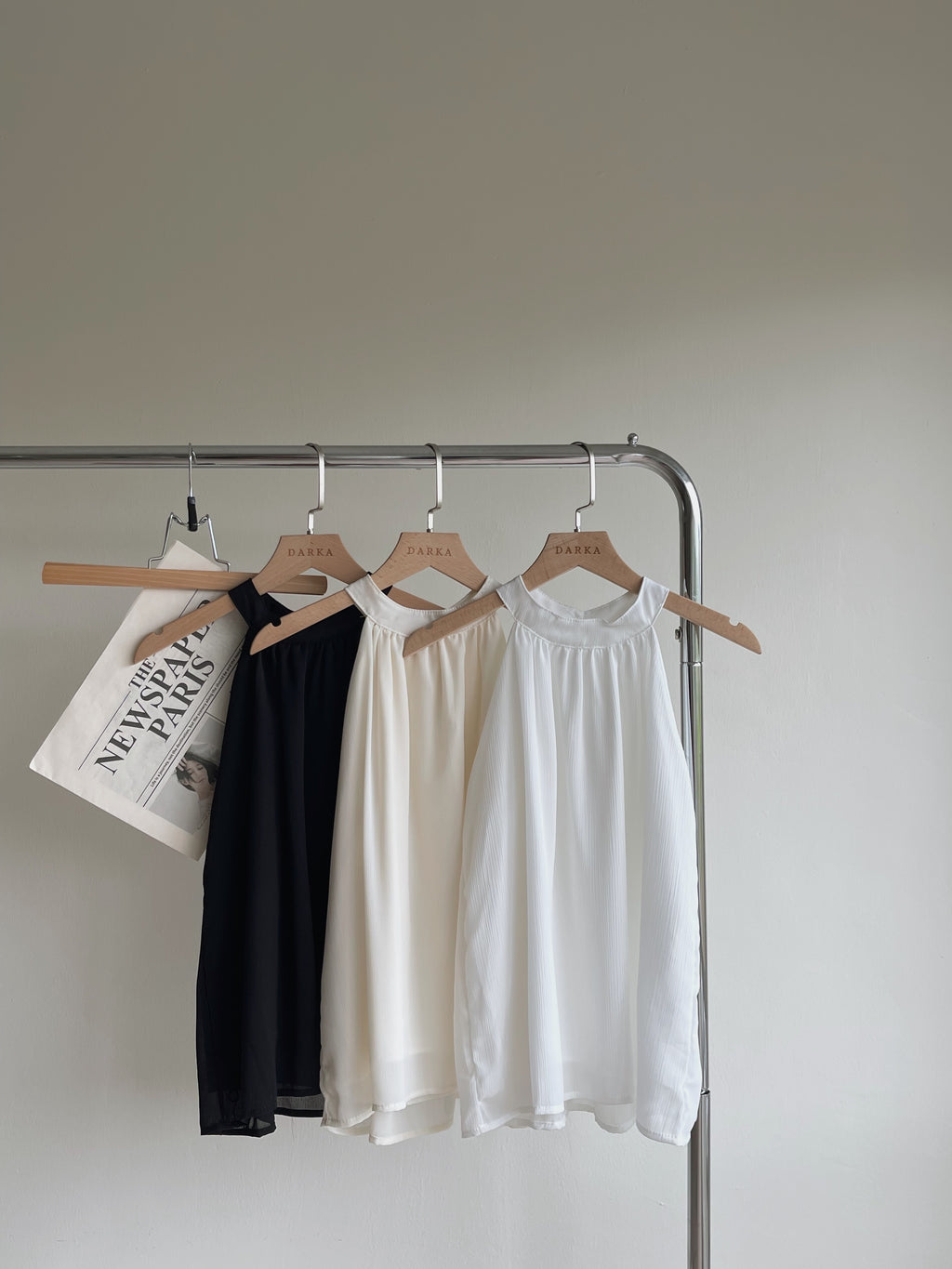 Chiffon Halterneck Top / 雪纺挂脖上衣