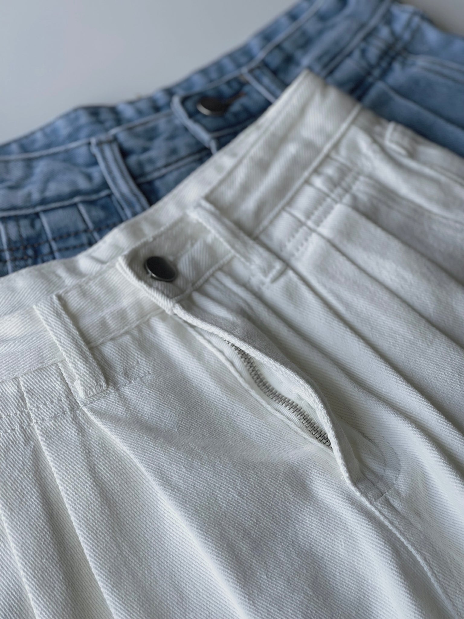 Lace Edge Denim Shorts / 牛仔拼接蕾丝短裤