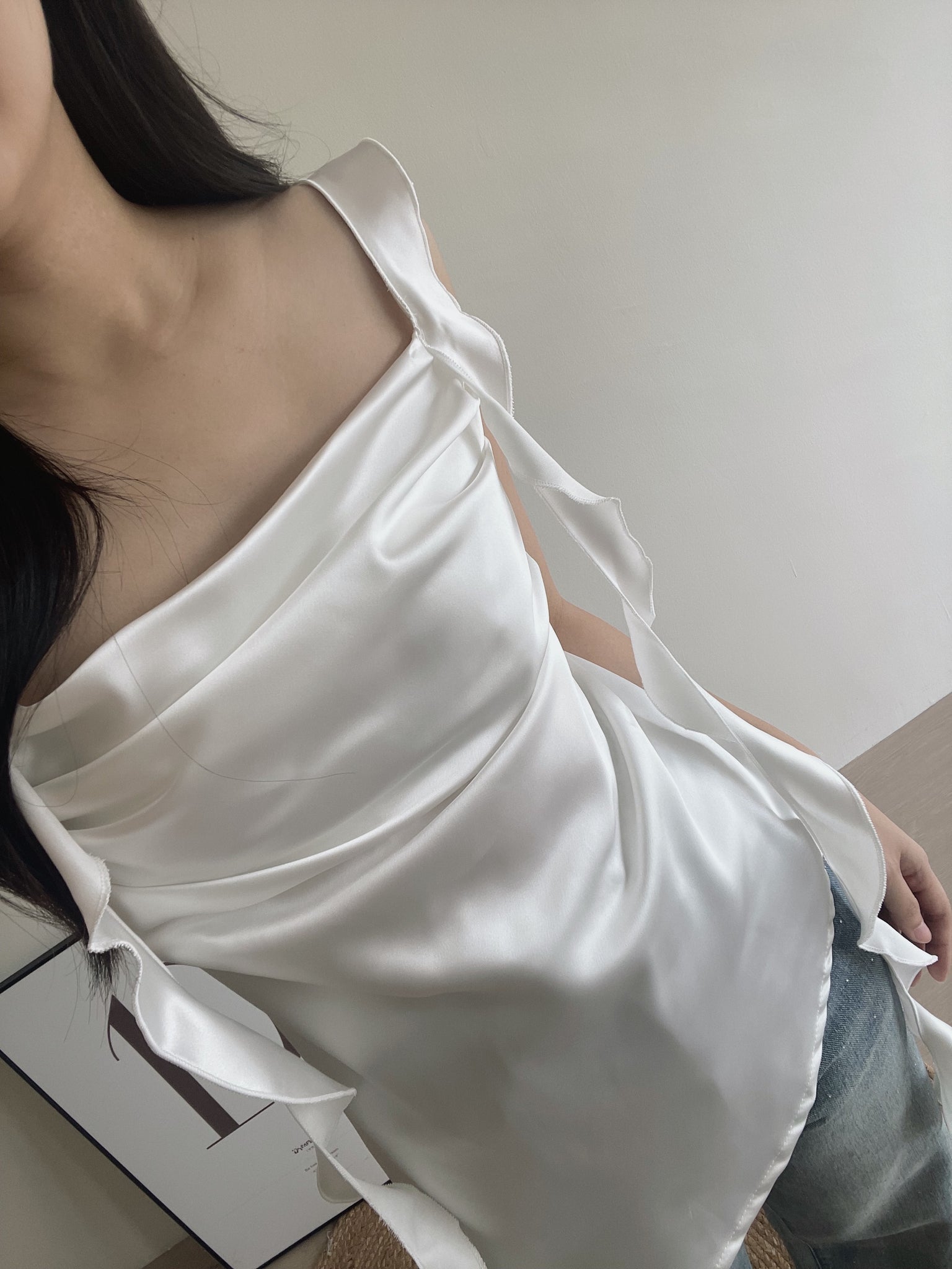 Ruffles Long Strap Top / 荷叶长肩带缎面上衣