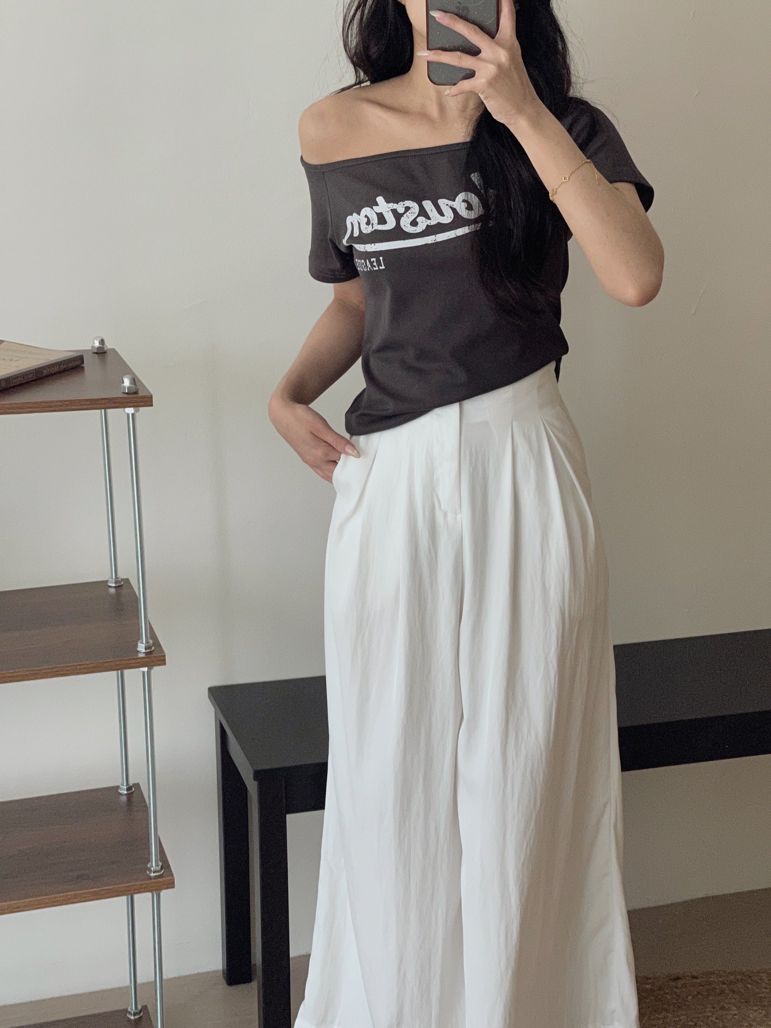 Letter Print  Slanted Shoulder Tee / 美式字母宽肩斜肩T恤