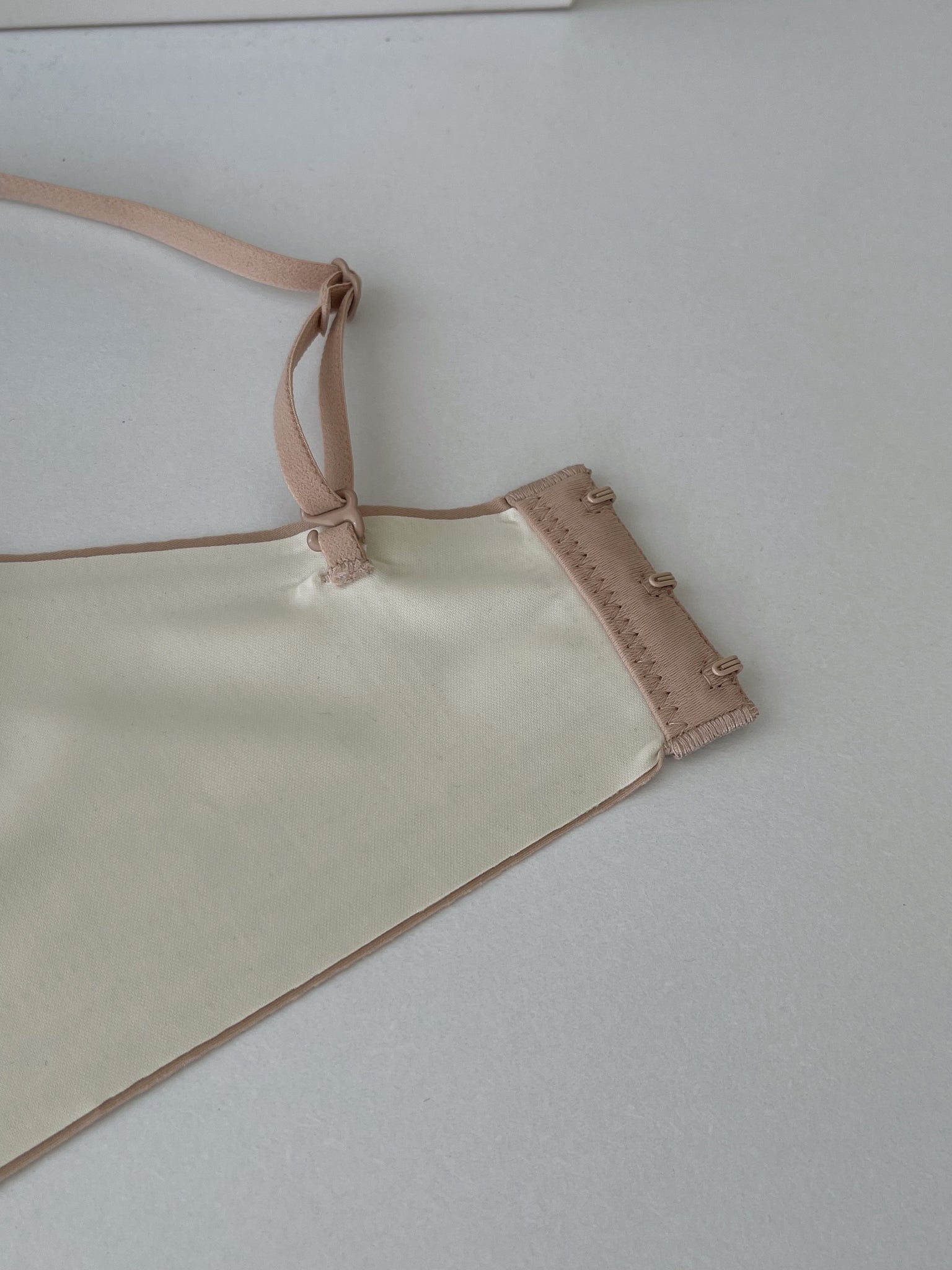 Foundation Snug Tube Bra / 粉底液超服贴抹胸内衣