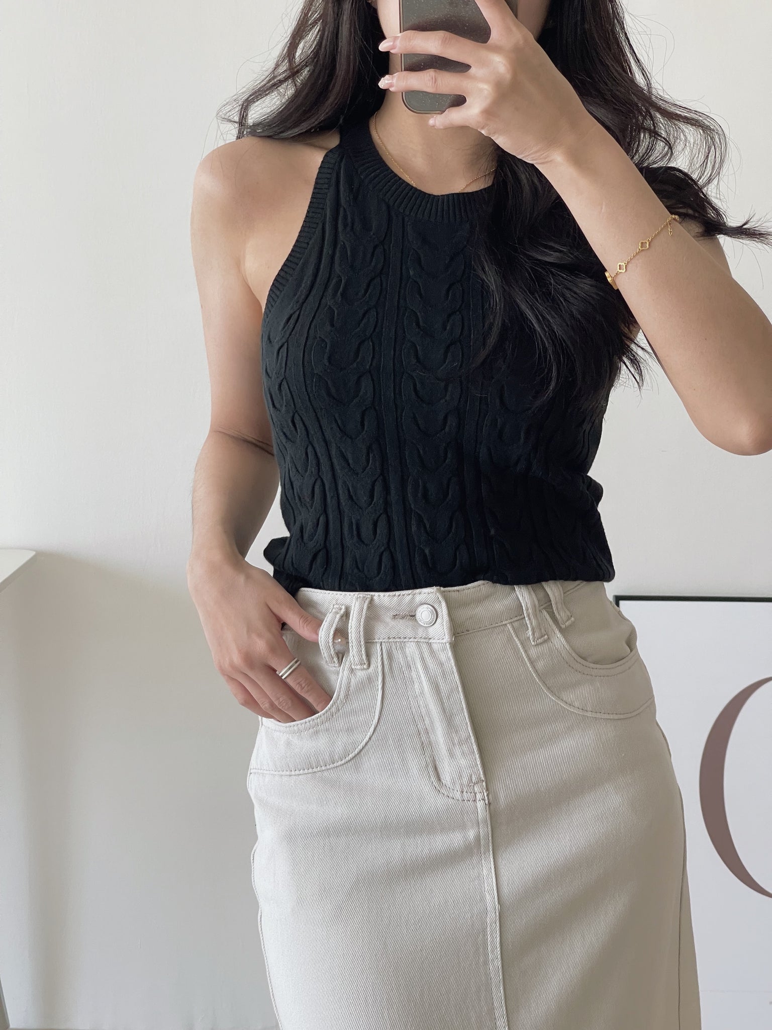 Halterneck Cable Knit Top / 挂脖麻花针织上衣