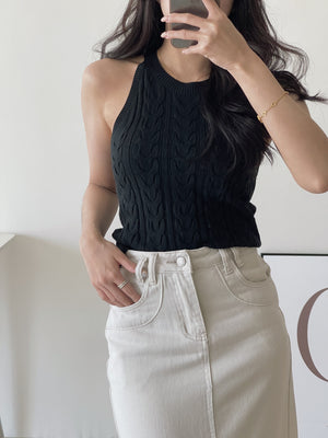 Halterneck Cable Knit Top / 挂脖麻花针织上衣