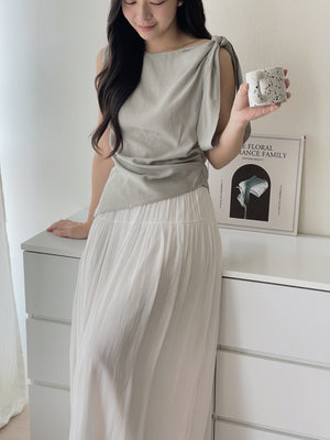 Wide Shoulder Ribbon Top / 宽领单肩系带不规则小衫