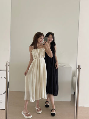 Holiday Pleated Dress / 度假抹胸吊带连衣裙