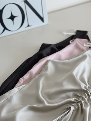 Satin Drawstring Top / 设计感缎面抽绳上衣