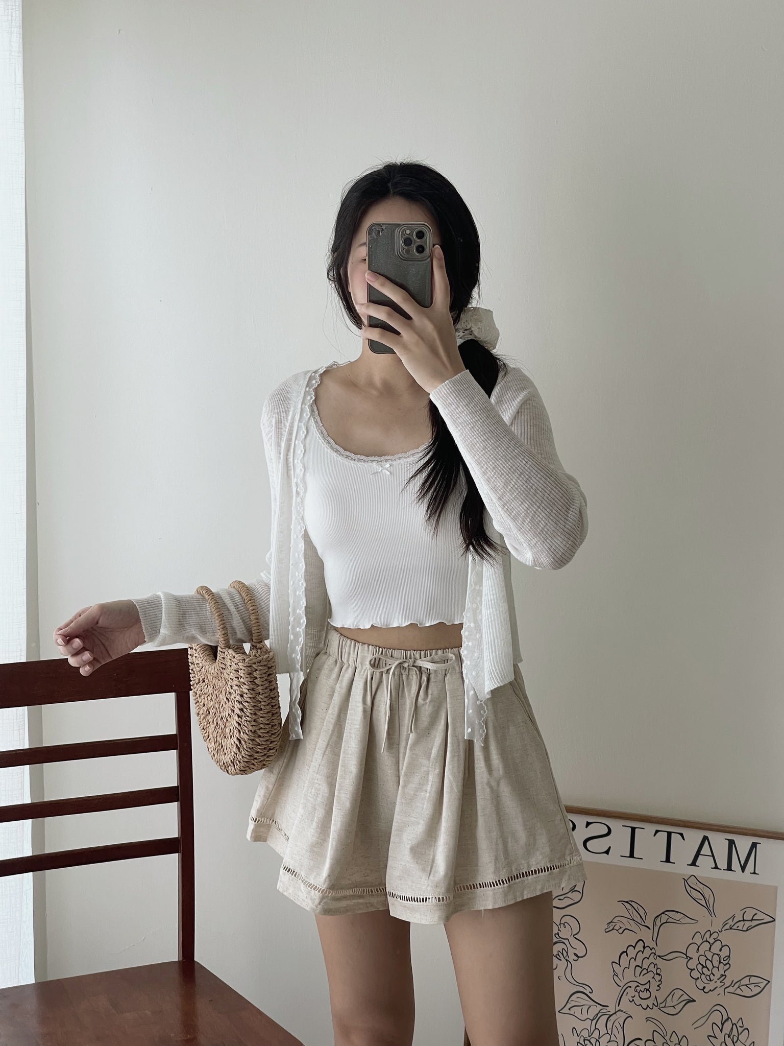 Lace Edge Padded Crop Top / 带胸垫遮副乳蕾丝短背心