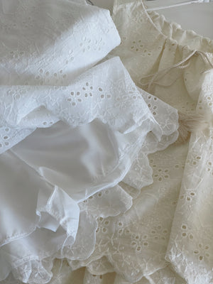 Holiday Eyelet Set / 刺绣抽绳度假套装