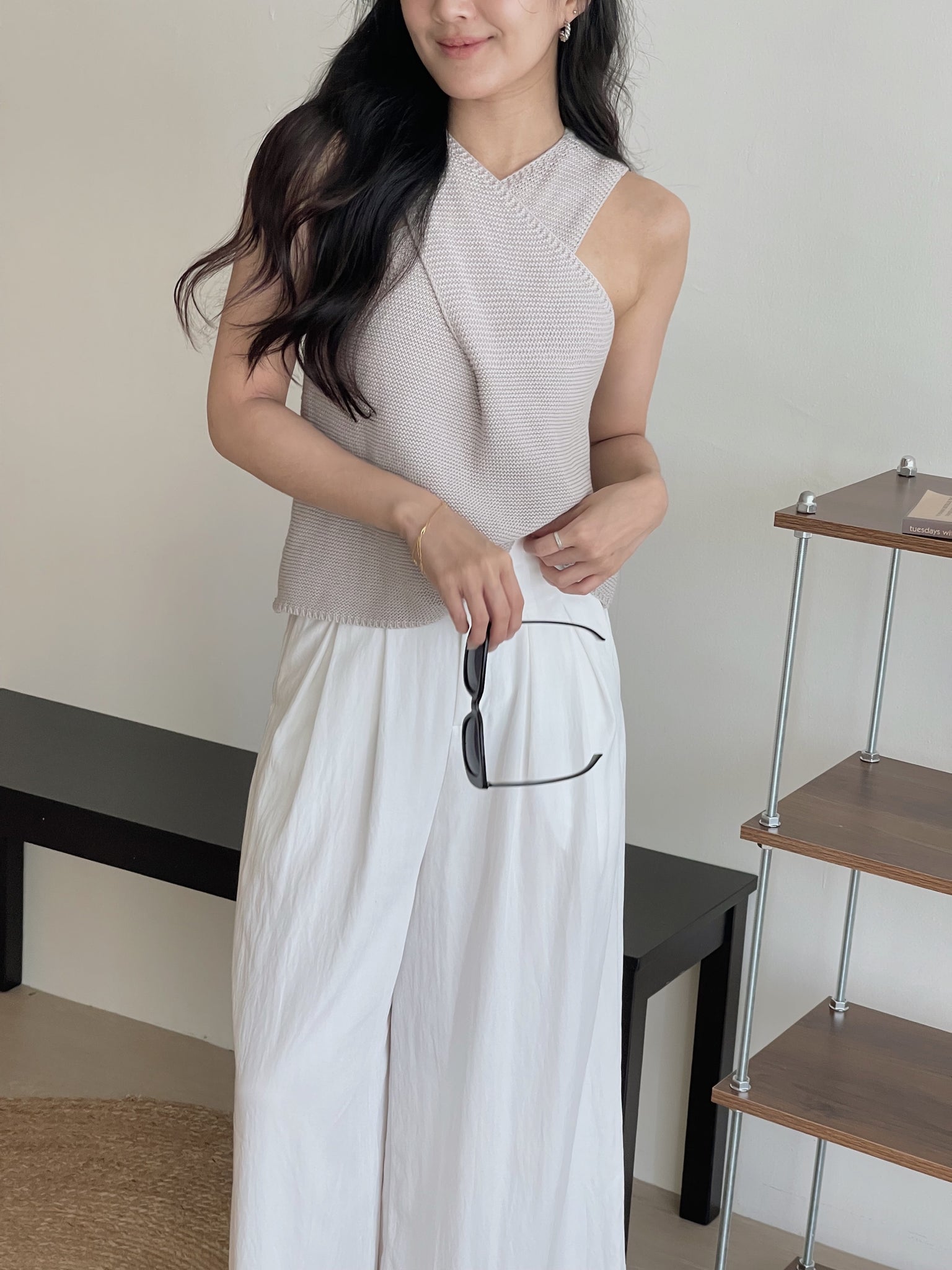 Knitted Cross Halter Top / 气质针织交叉无袖上衣