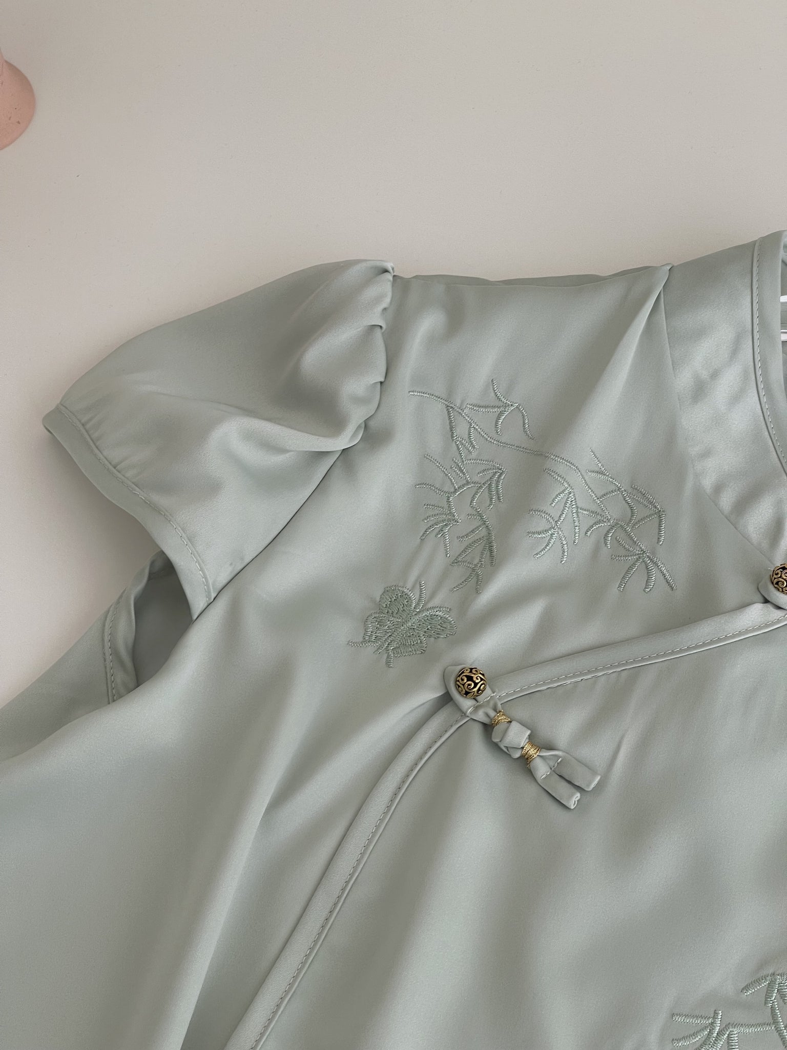 Bamboo Embroidered Silk Top / 竹青刺绣盘扣上衣
