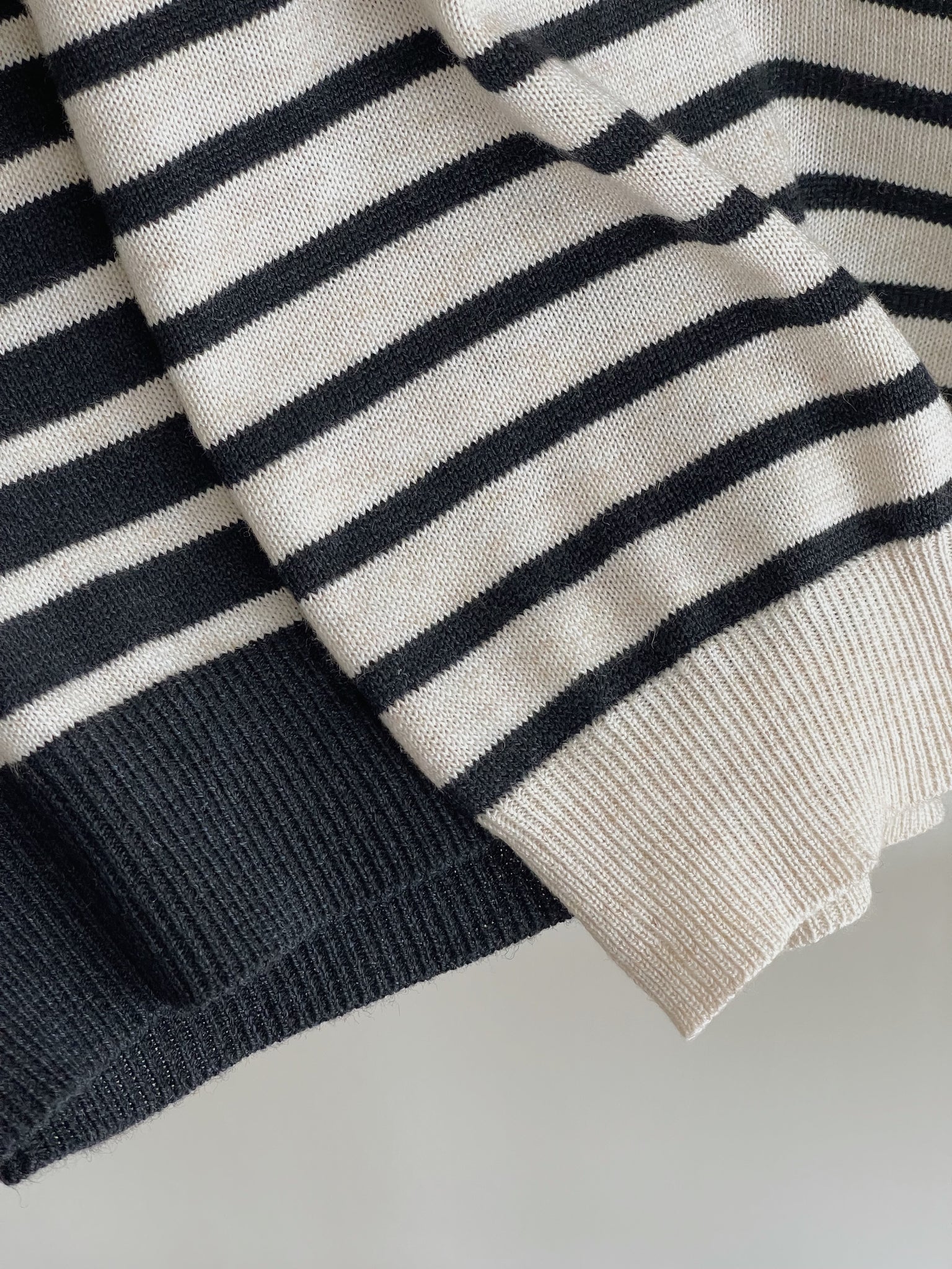 Korean Stripes Knit Top / 条纹针织方领T恤