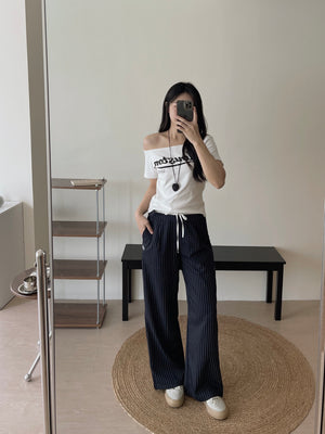 Letter Print  Slanted Shoulder Tee / 美式字母宽肩斜肩T恤