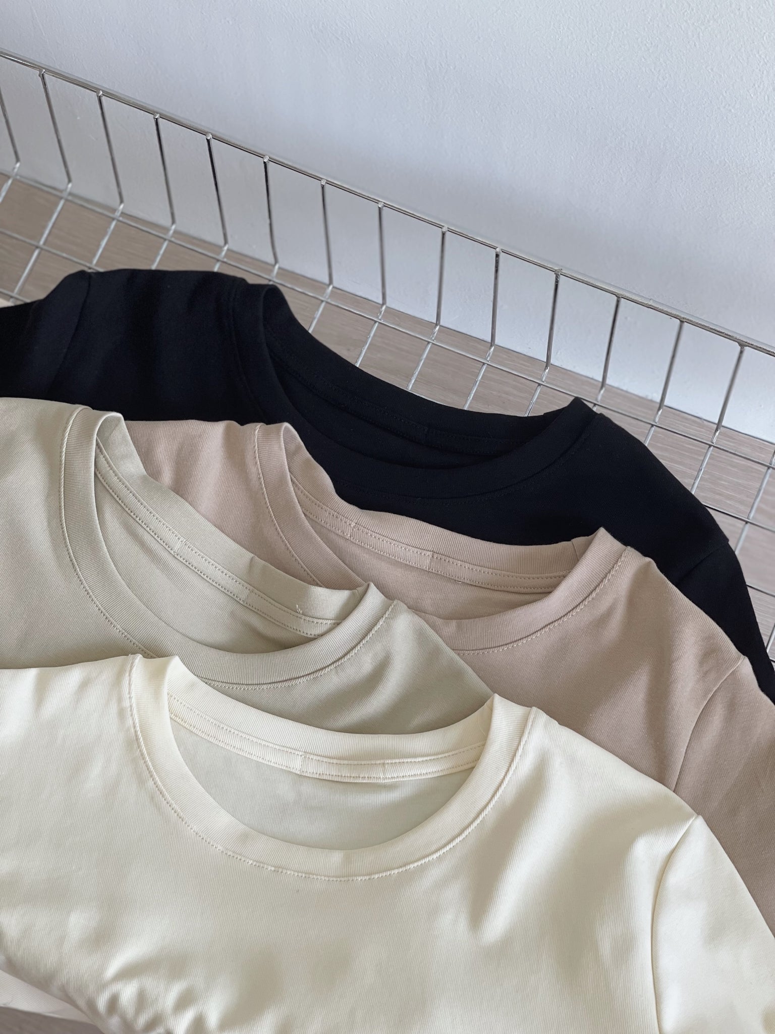 Basic Crop Tshirt / 软棉亲肤圆领T恤