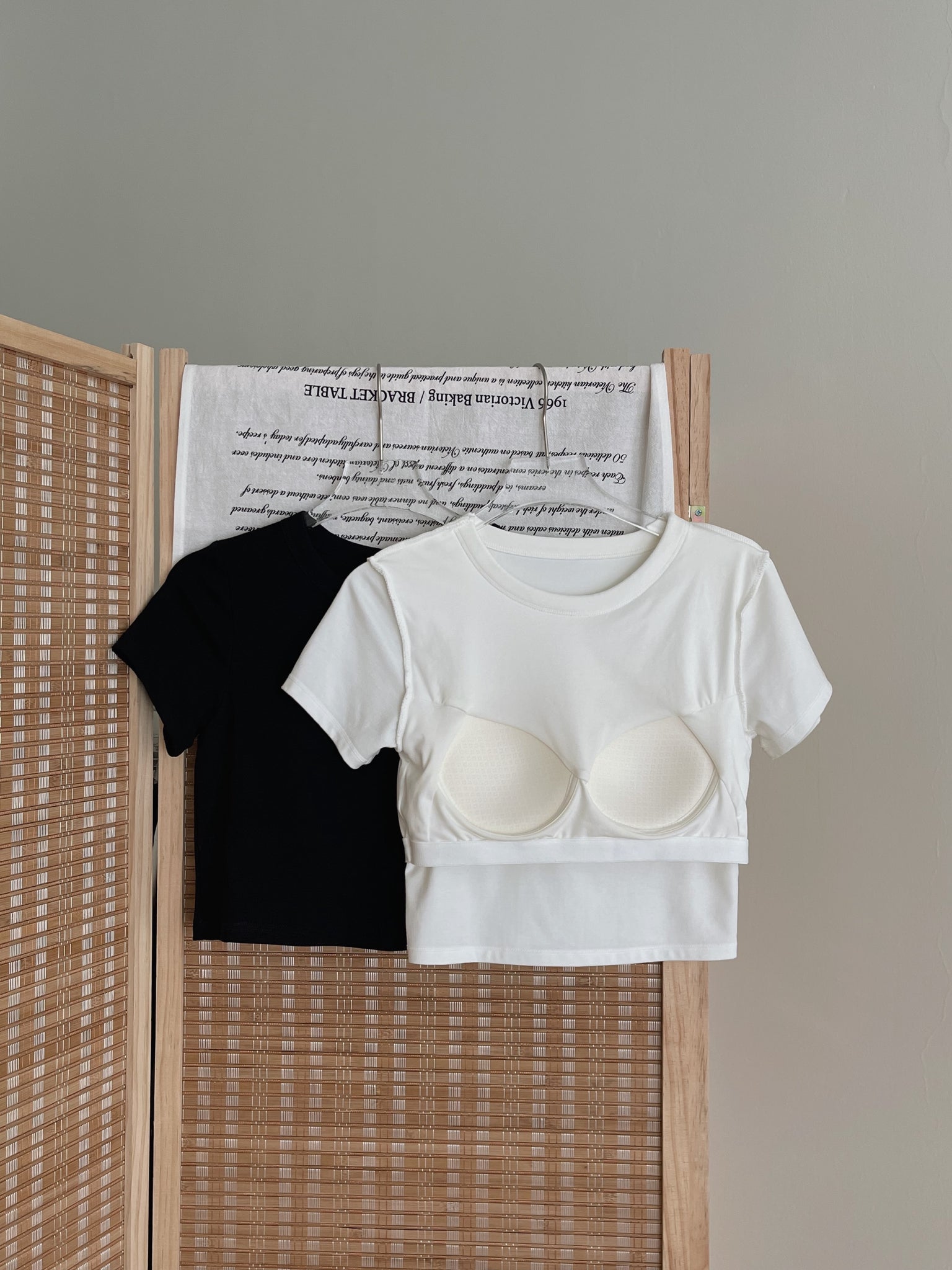 Plain Fit Padding Crop Tee / 纯色修身胸垫短T恤