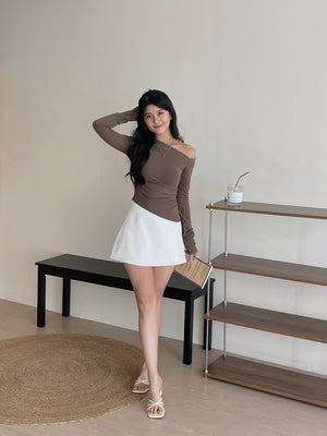 Hot Style Oblique Top / 设计感斜肩不规则上衣