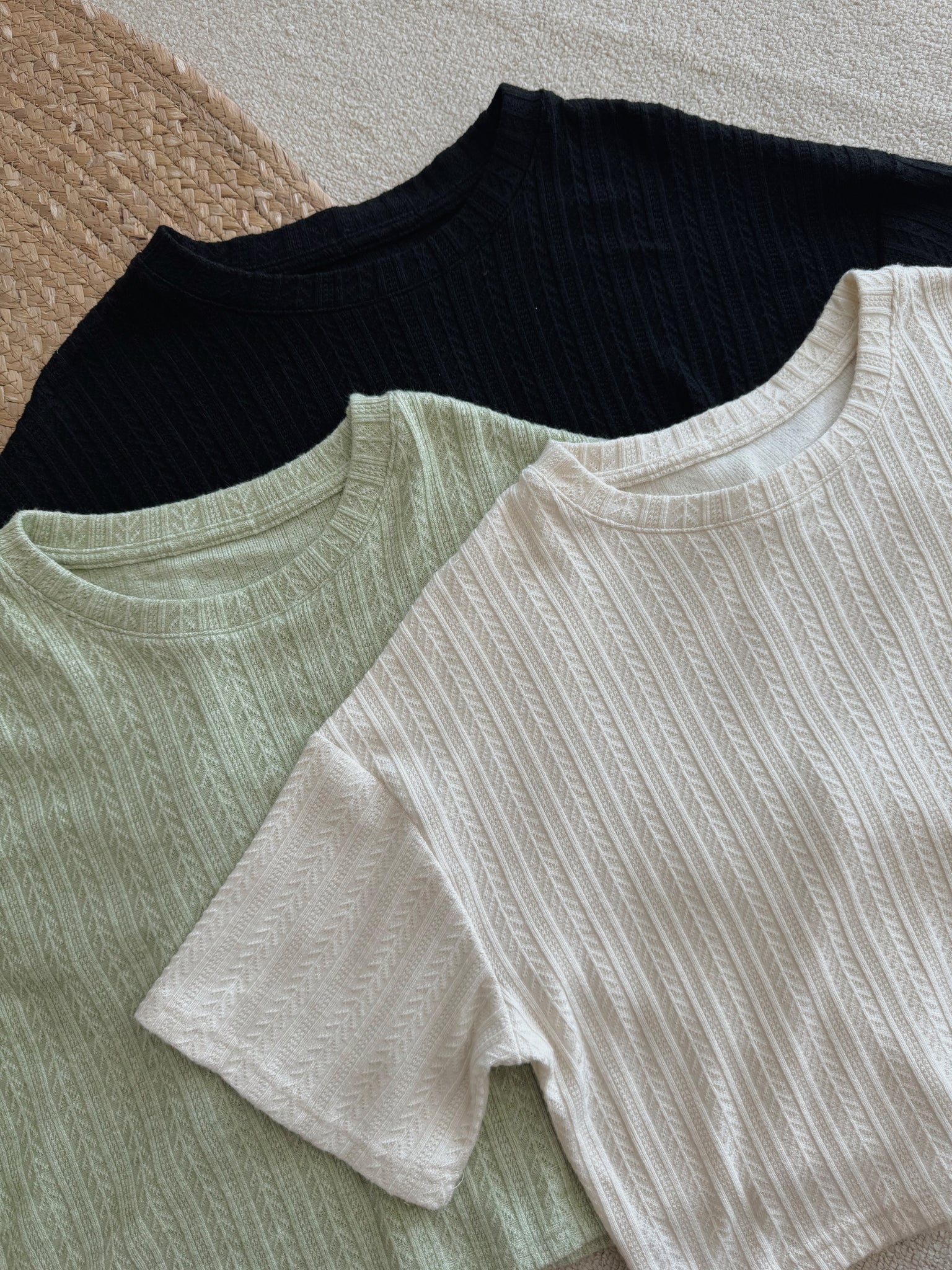 Soft Figured Crop Tee / 软料钩花圆领T