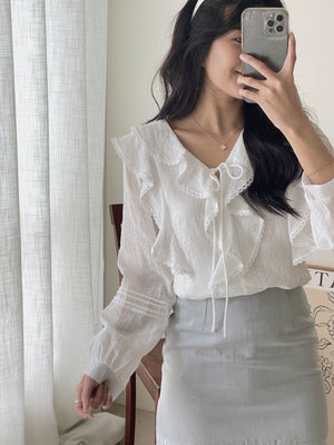 Emmeline Ruffled Blouse / 甜美荷叶衬衣