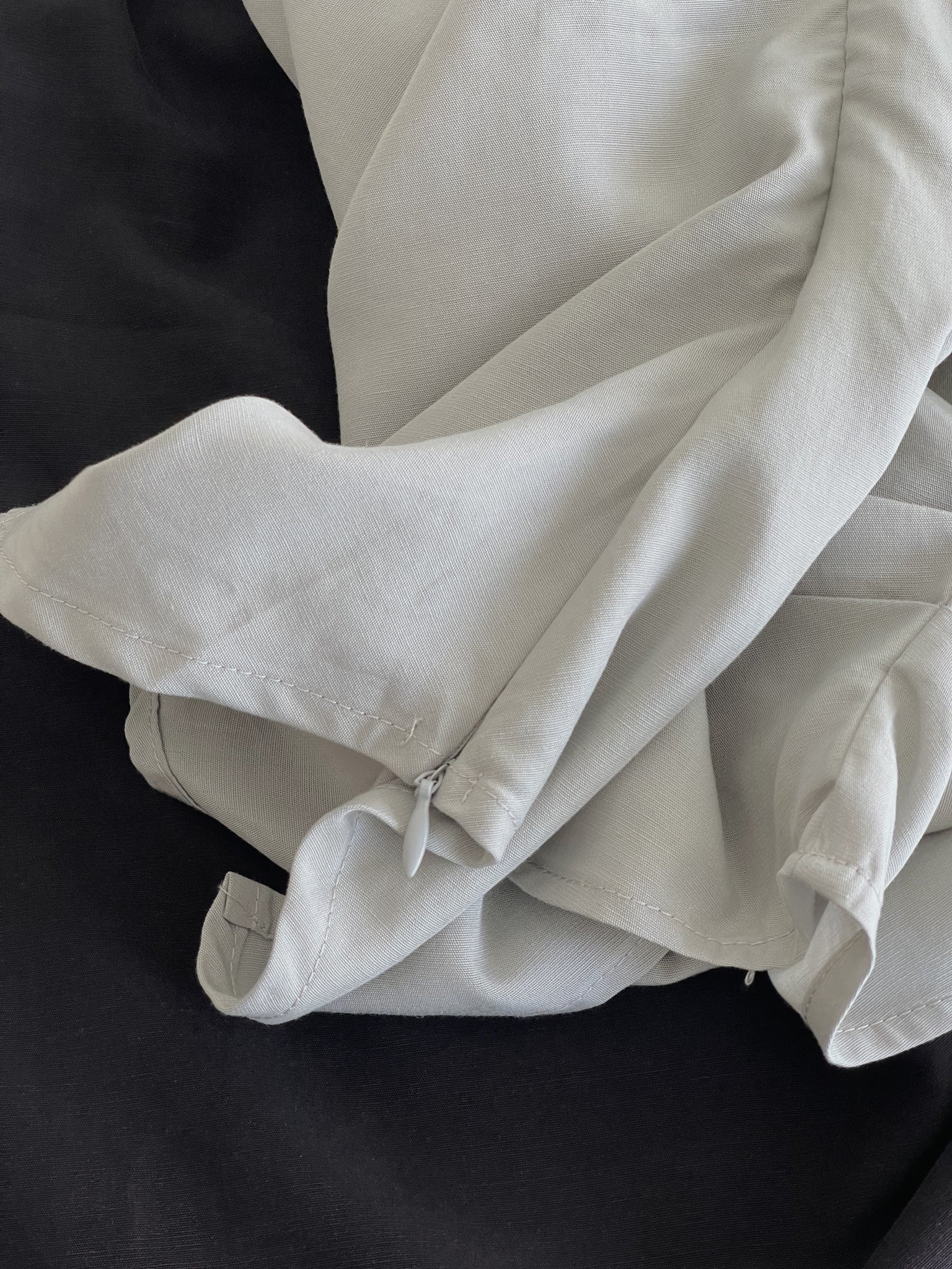 Wide Shoulder Ribbon Top / 宽领单肩系带不规则小衫