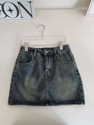 Vintage Mini Skirt / 简约复古迷你裙