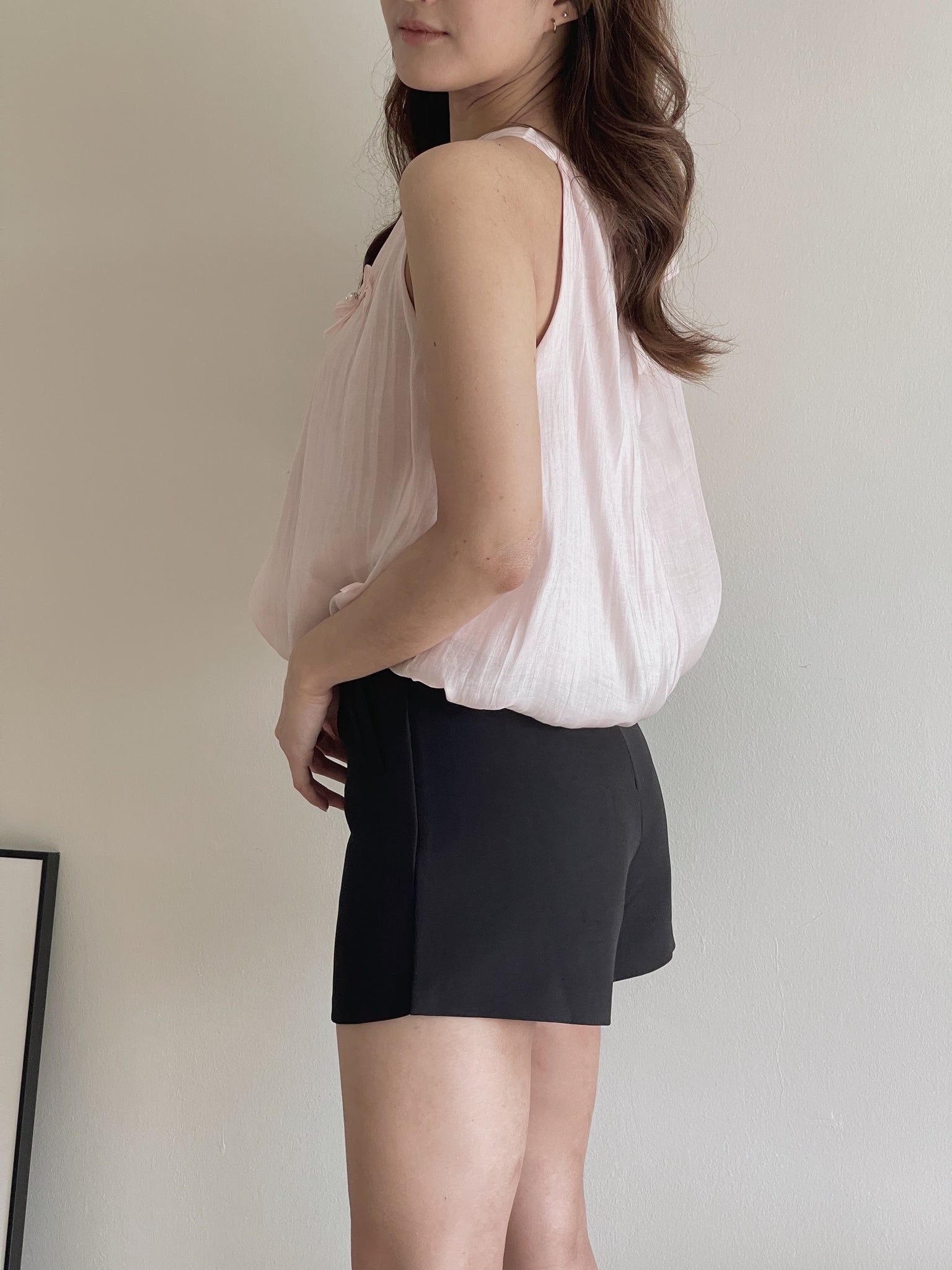 Ribbon Bud Top / 立体蝴蝶结挂脖上衣