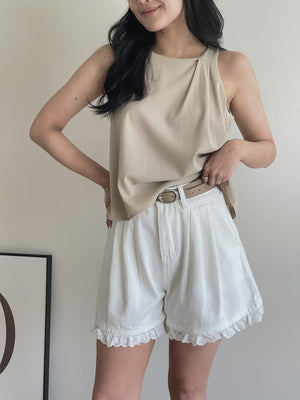 Lace Edge Denim Shorts / 牛仔拼接蕾丝短裤